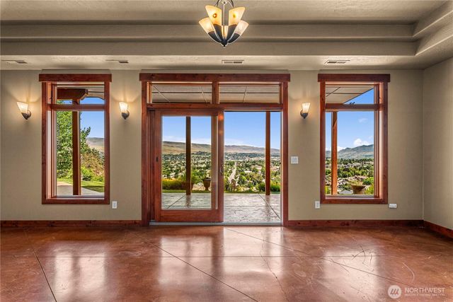 1680 Skyline Drive, Wenatchee, WA 98801