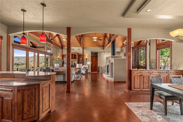 1680 Skyline Drive, Wenatchee, WA 98801