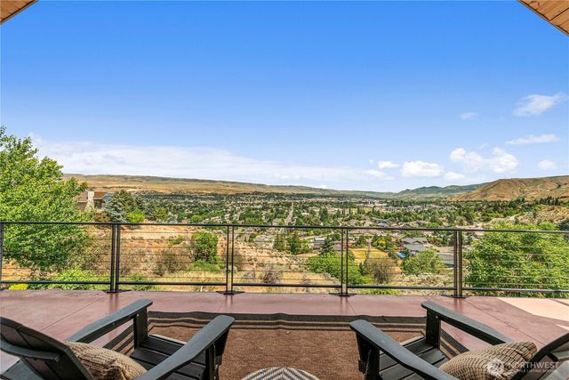 1680 Skyline Drive, Wenatchee, WA 98801