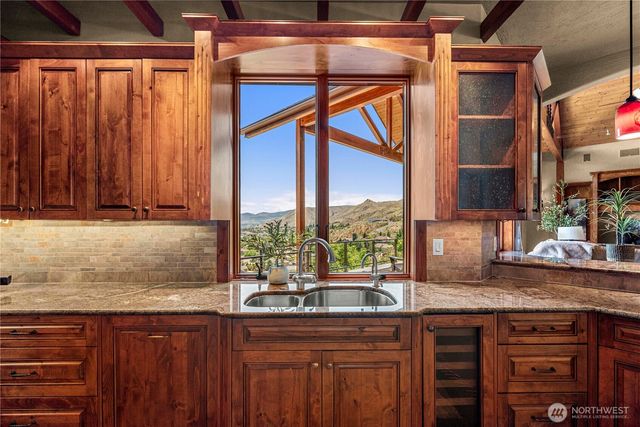 1680 Skyline Drive, Wenatchee, WA 98801