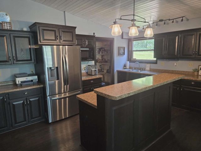 350 LAKE STREET, Scandinavia, WI 54977