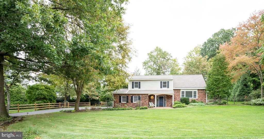 4495 FOOTHILL DR, DOYLESTOWN, PA 18902 — photo 2