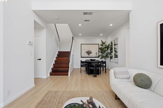 18911 Sydney Cir, Castro Valley, CA 94546