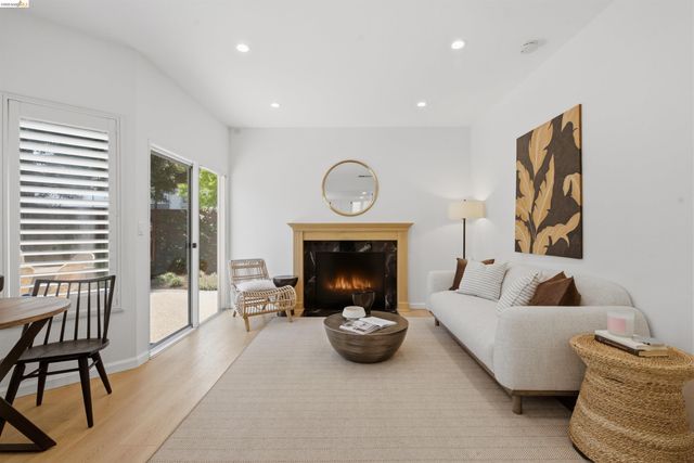 18911 Sydney Cir, Castro Valley, CA 94546