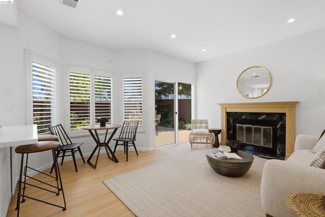 18911 Sydney Cir, Castro Valley, CA 94546