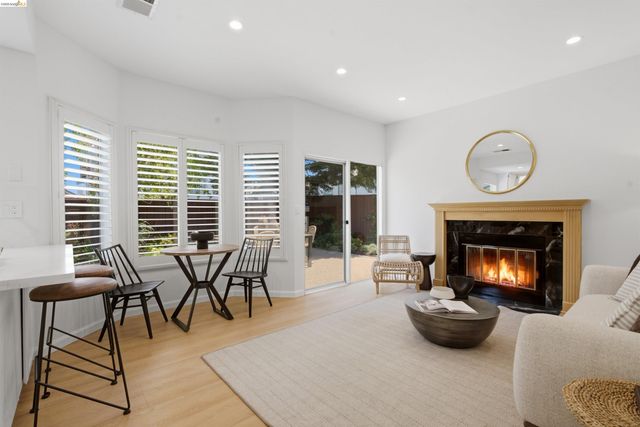 18911 Sydney Cir, Castro Valley, CA 94546