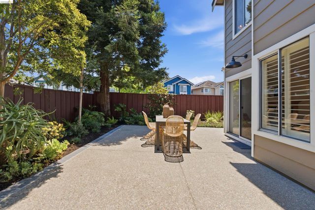 18911 Sydney Cir, Castro Valley, CA 94546