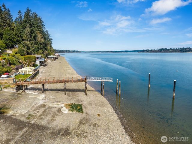 2121 Beverly Beach Drive NW, Olympia, WA 98502