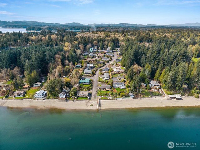 2121 Beverly Beach Drive NW, Olympia, WA 98502