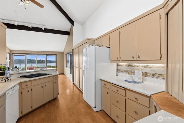 2121 Beverly Beach Drive NW, Olympia, WA 98502