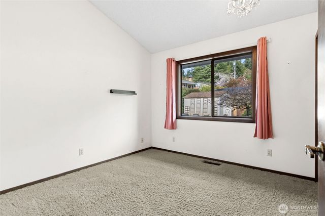 2121 Beverly Beach Drive NW, Olympia, WA 98502