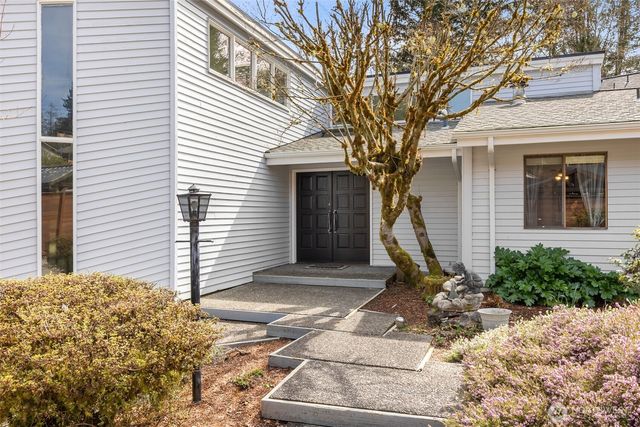 2121 Beverly Beach Drive NW, Olympia, WA 98502