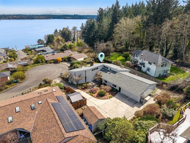 2121 Beverly Beach Drive NW, Olympia, WA 98502