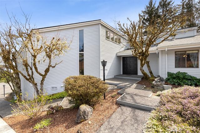 2121 Beverly Beach Drive NW, Olympia, WA 98502