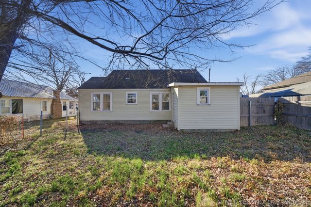 1910 Johnstone Avenue, Bartlesville, OK 74003