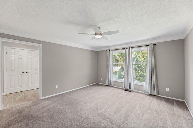 10365 W 159th Street, Overland Park, KS 66221