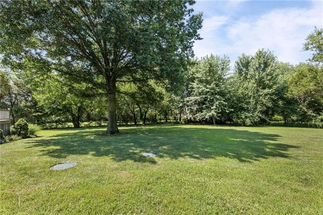 10365 W 159th Street, Overland Park, KS 66221