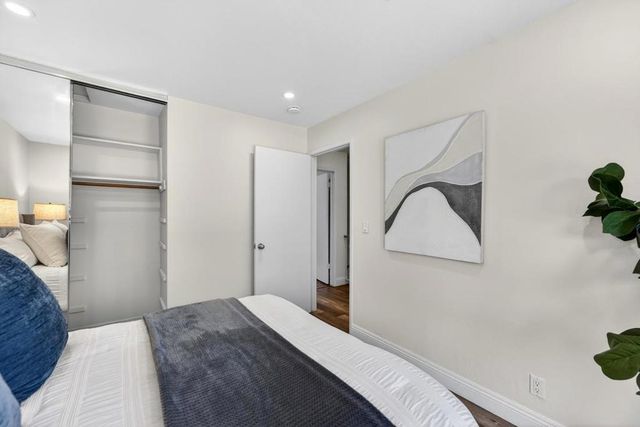 225 Red Oak Drive H, Sunnyvale, CA 94086