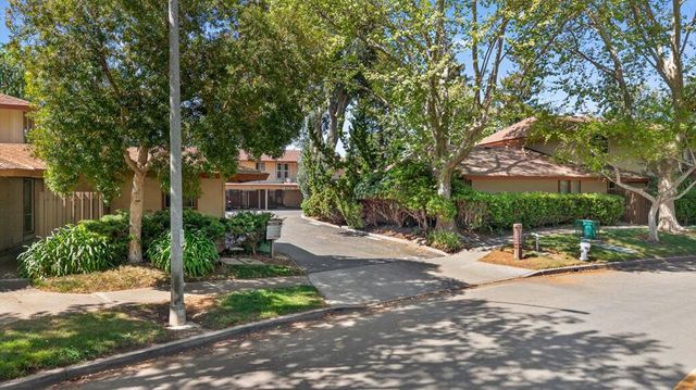 225 Red Oak Drive H, Sunnyvale, CA 94086