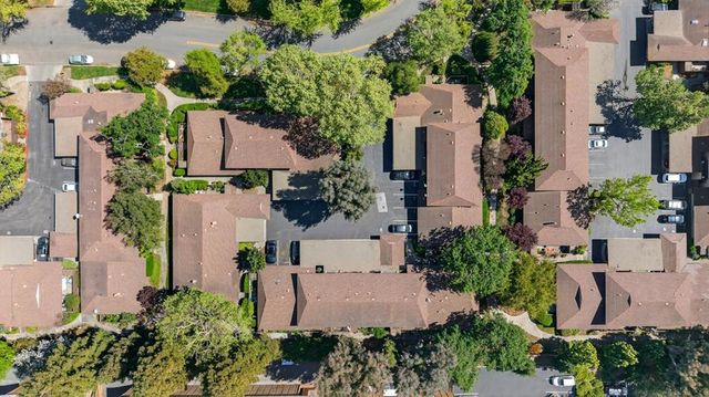 225 Red Oak Drive H, Sunnyvale, CA 94086