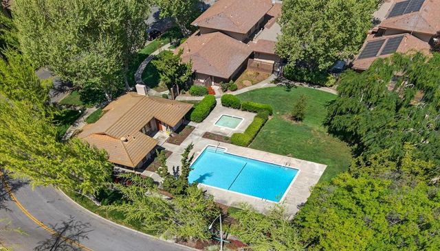 225 Red Oak Drive H, Sunnyvale, CA 94086