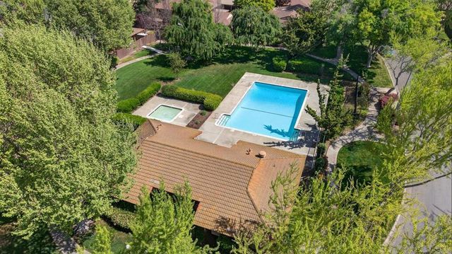 225 Red Oak Drive H, Sunnyvale, CA 94086