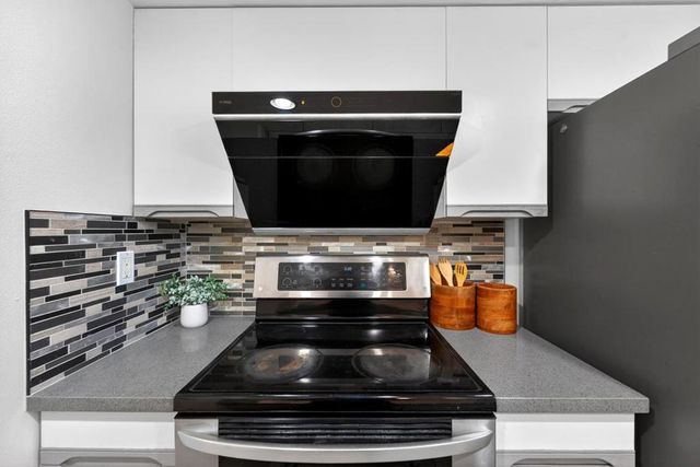 225 Red Oak Drive H, Sunnyvale, CA 94086