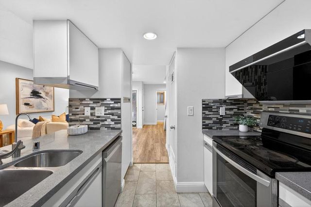 225 Red Oak Drive H, Sunnyvale, CA 94086