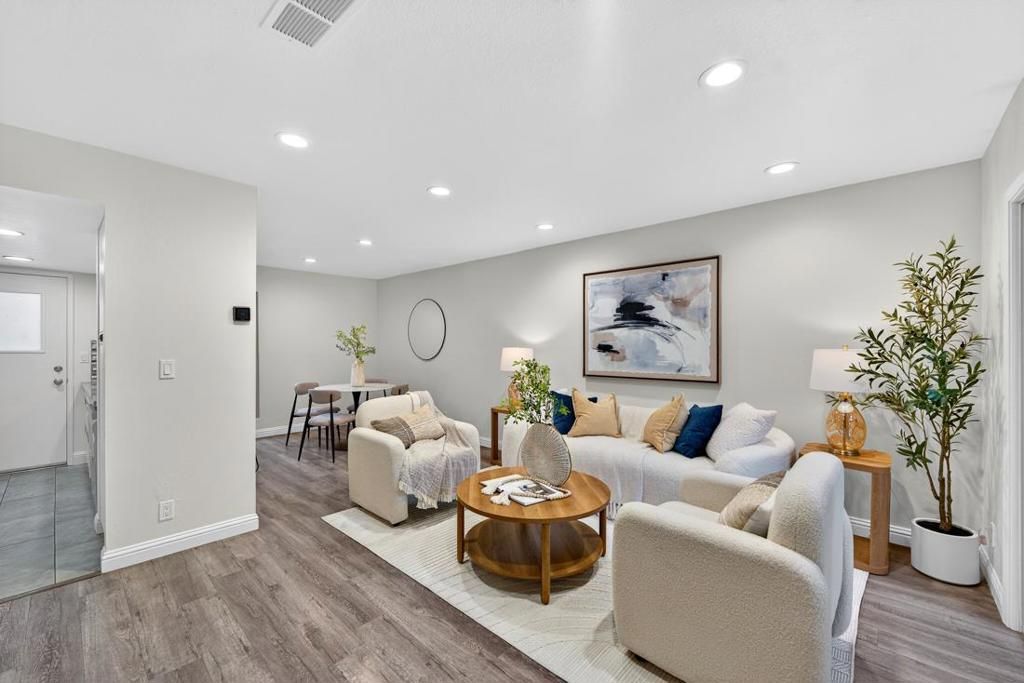 225 Red Oak Drive H, Sunnyvale, CA 94086