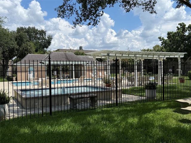 7517 Olympia Drive, Houston, TX 77063