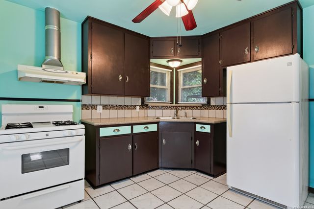 1322 W Malone, San Antonio, TX 78225
