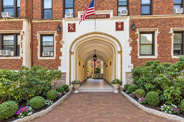 31 Pondfield Road West 51, Bronxville, NY 10708