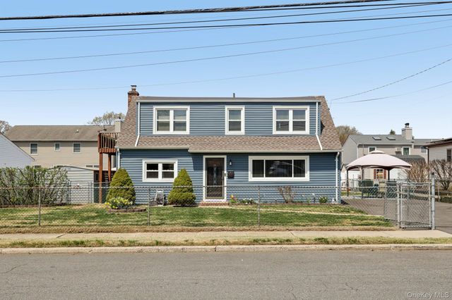 1326 4th Street, West Babylon, NY 11704