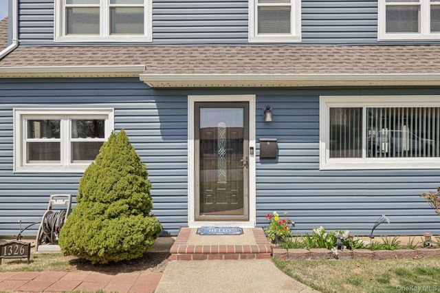 1326 4th Street, West Babylon, NY 11704