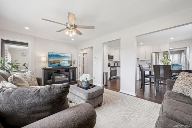 1326 4th Street, West Babylon, NY 11704