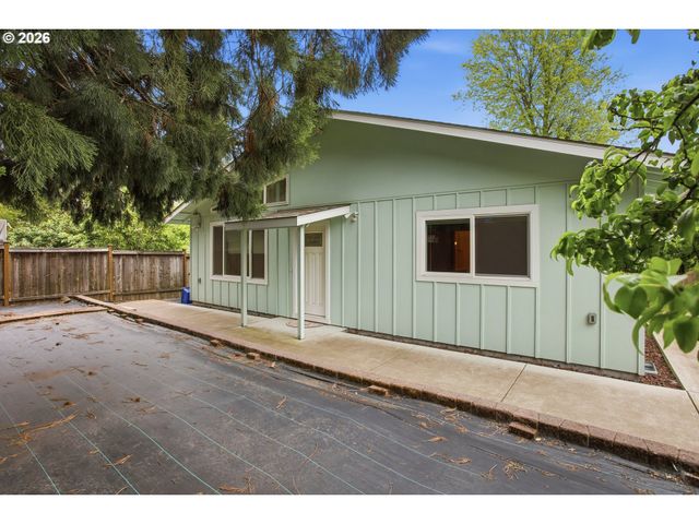 105 E 39TH Ave, Eugene, OR 97405
