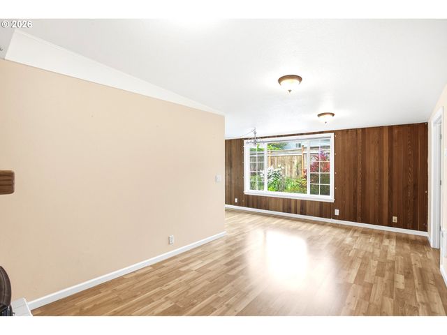 105 E 39TH Ave, Eugene, OR 97405