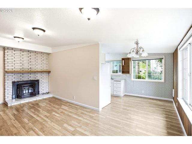 105 E 39TH Ave, Eugene, OR 97405