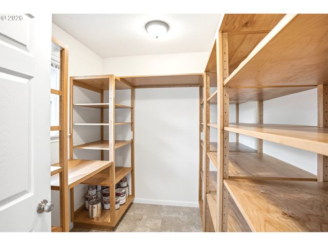 105 E 39TH Ave, Eugene, OR 97405