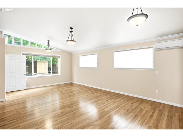 105 E 39TH Ave, Eugene, OR 97405