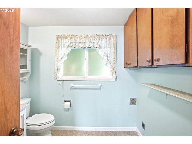 105 E 39TH Ave, Eugene, OR 97405