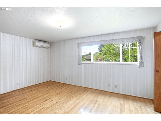 105 E 39TH Ave, Eugene, OR 97405