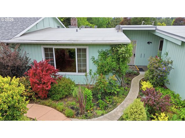 105 E 39TH Ave, Eugene, OR 97405