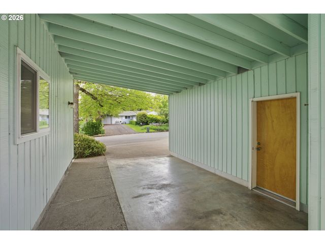 105 E 39TH Ave, Eugene, OR 97405