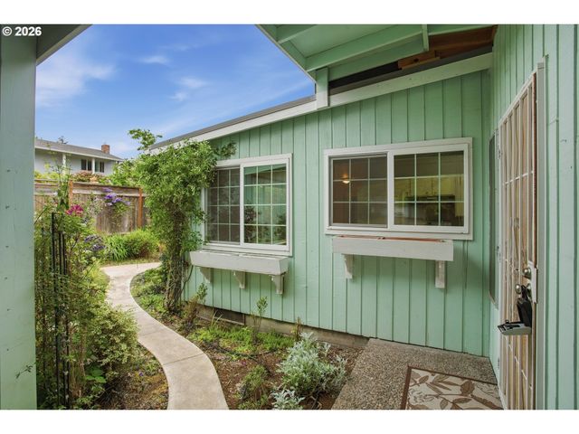 105 E 39TH Ave, Eugene, OR 97405