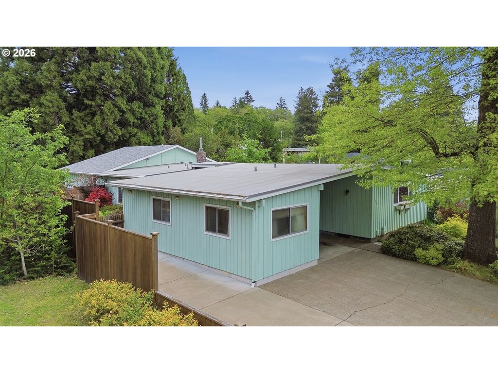 105 E 39TH Ave, Eugene, OR 97405