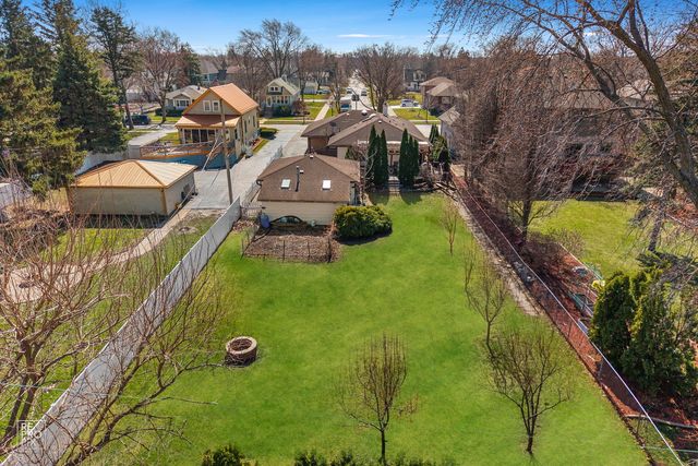221 E Grantley Avenue, Elmhurst, IL 60126