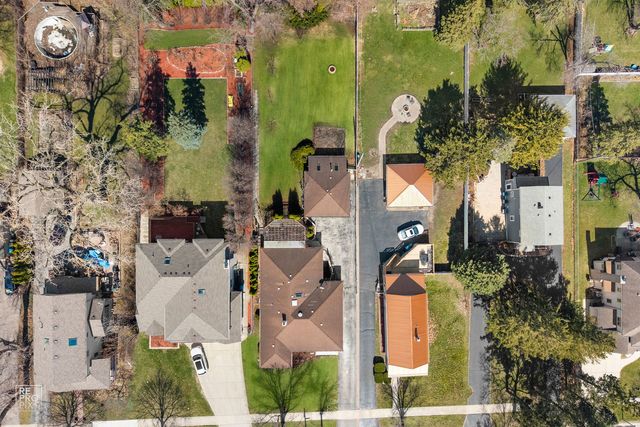 221 E Grantley Avenue, Elmhurst, IL 60126