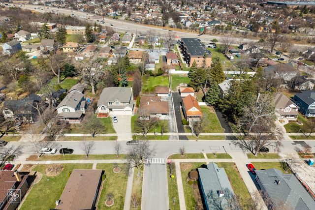 221 E Grantley Avenue, Elmhurst, IL 60126