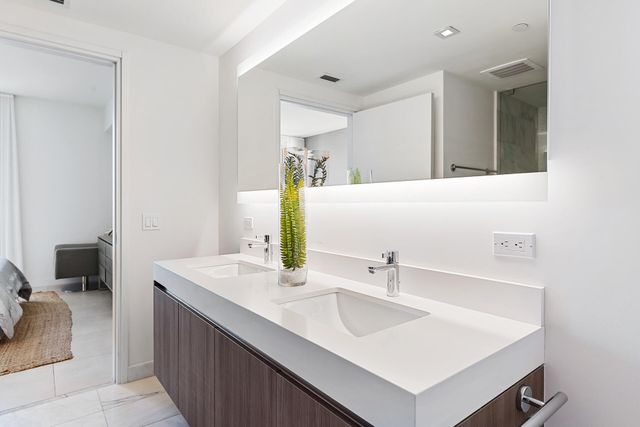 401 N Birch Road 916, Fort Lauderdale, FL 33304